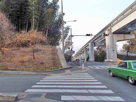 ボンセジュール前歩道脇の歴史19